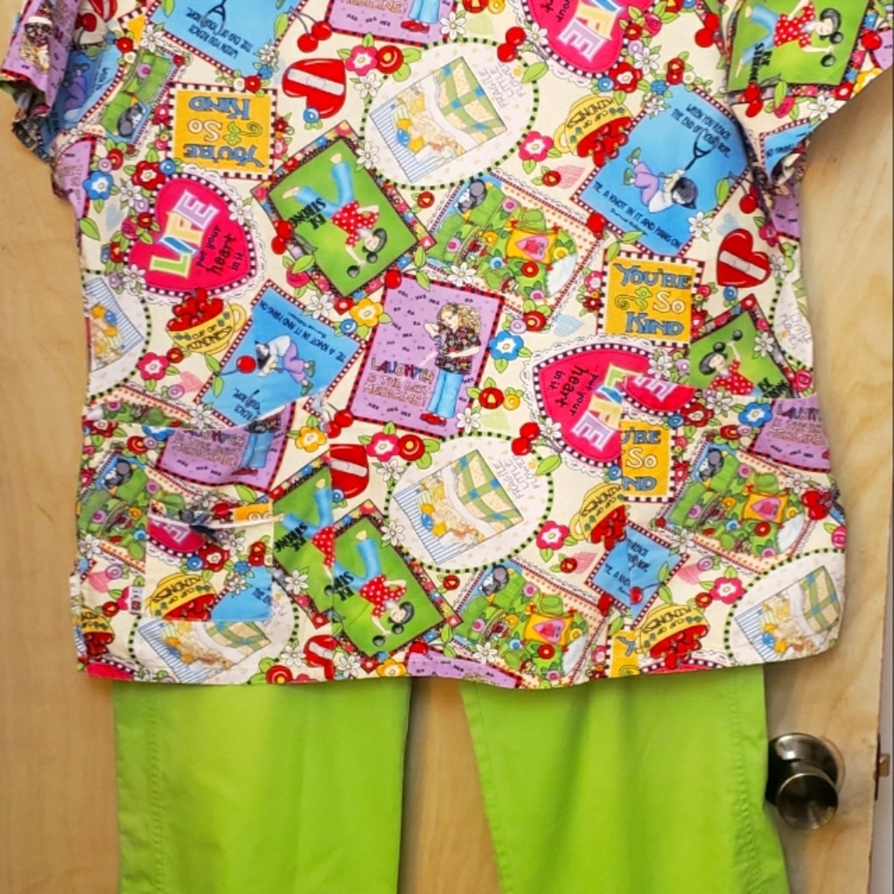 Mary Engelbreit XL scrub bottoms w/bonus matching top - too cute!!